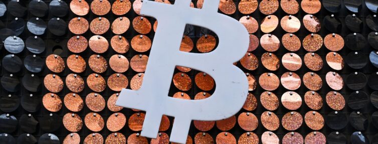 Bitcoin Price Consolidates After a Rough Week